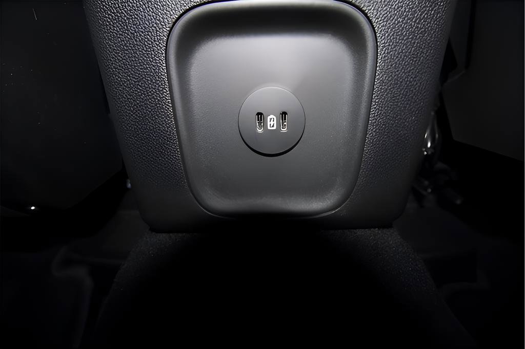 Used 2024 Ford Escape SE image 18