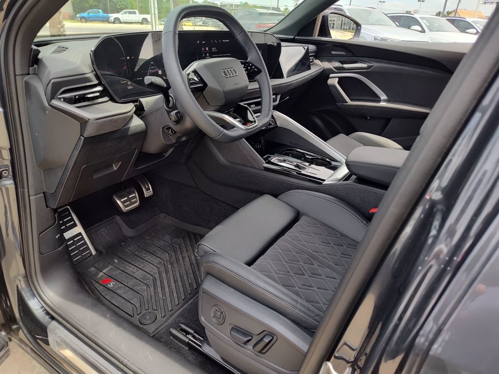 New 2025 Audi SQ5 Premium Plus AWD/4WD image 2