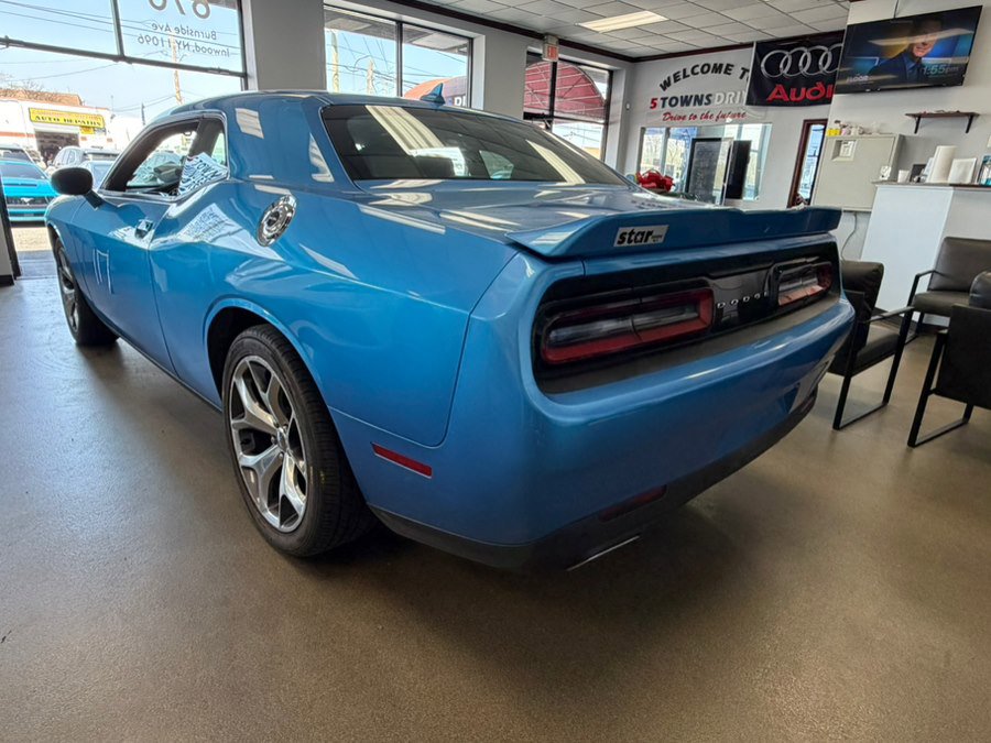 Used 2015 Dodge Challenger SXT Plus w/ Sound Group II RWD image 9