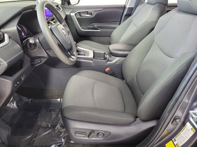 Used 2025 Toyota RAV4 XLE FWD image 19