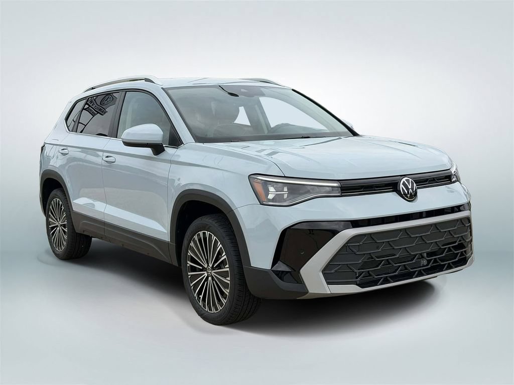 New 2026 Volkswagen Taos SE FWD image 2