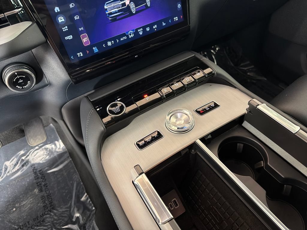 Used 2025 Lincoln Navigator Reserve AWD/4WD image 14