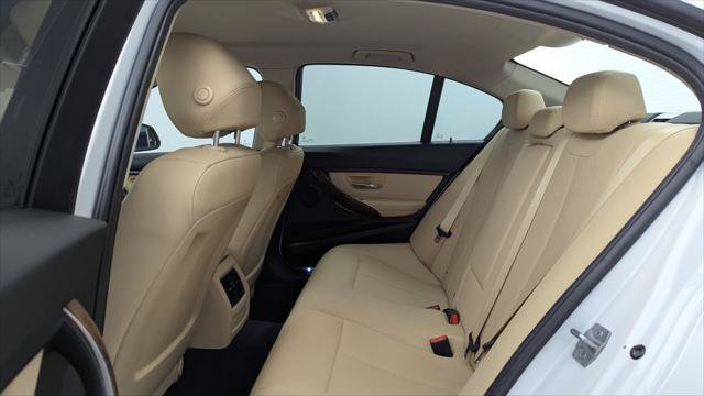 Used 2018 BMW 320i Sedan RWD image 17