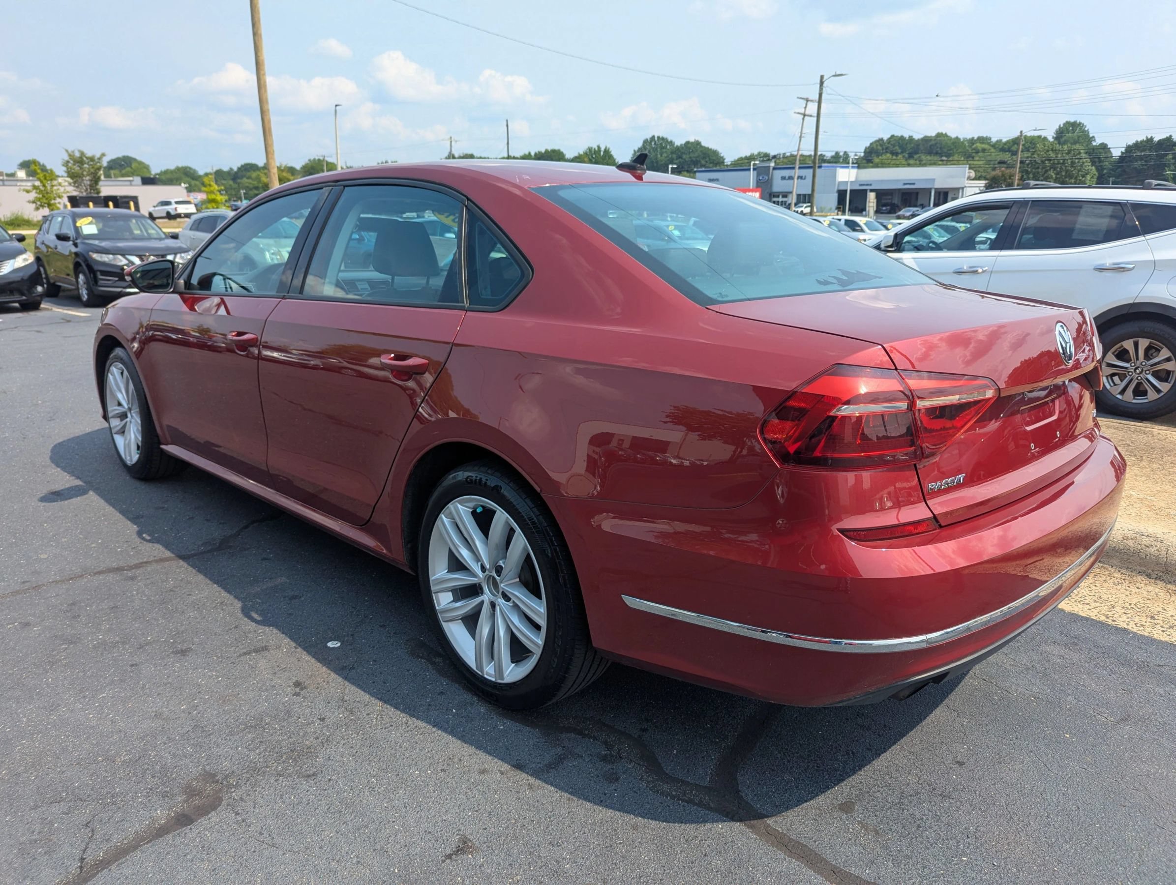 Used 2019 Volkswagen Passat 2.0T Wolfsburg w/ Wheels & Sunroof Package FWD image 5