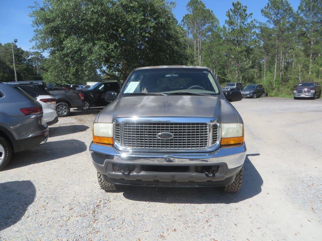Used 2000 Ford Excursion XLT image 3