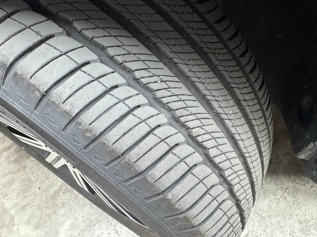Certified 2026 Mercedes-Benz GLE 350 4MATIC image 32