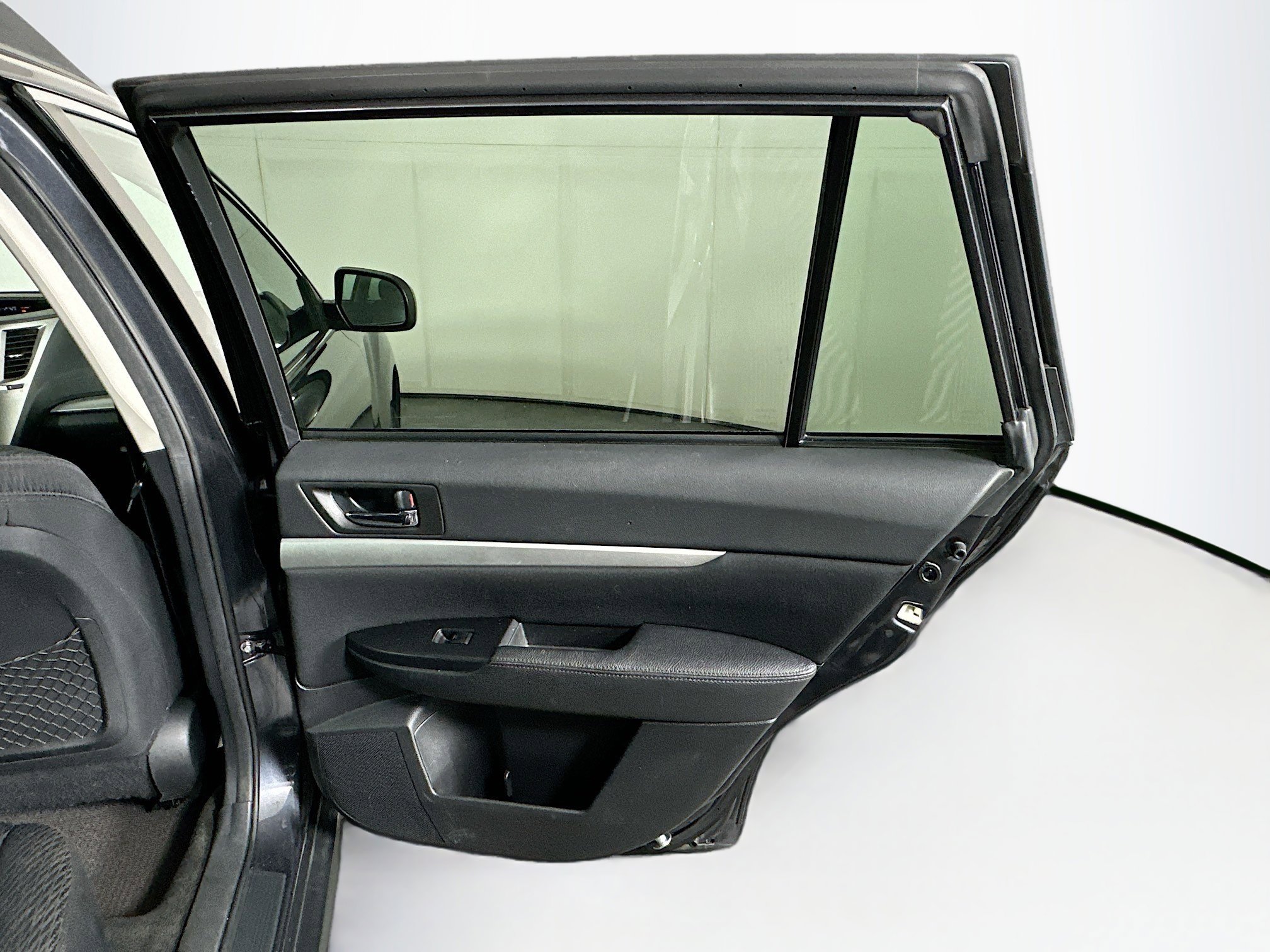 Used 2011 Subaru Outback 2.5i Premium w/ All-Weather Pkg image 26