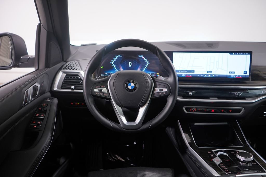 Used 2025 BMW X5 xDrive40i w/ Parking Assistance Package image 11