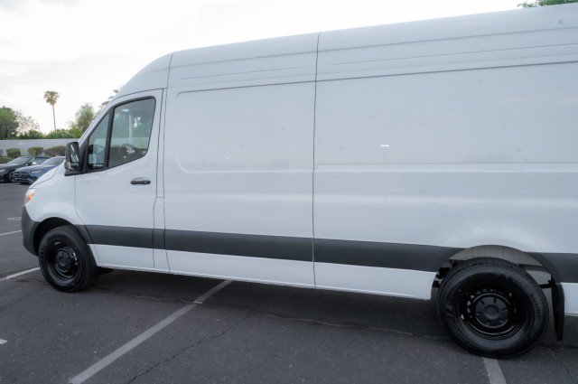 Used 2025 Mercedes-Benz Sprinter 2500 image 5