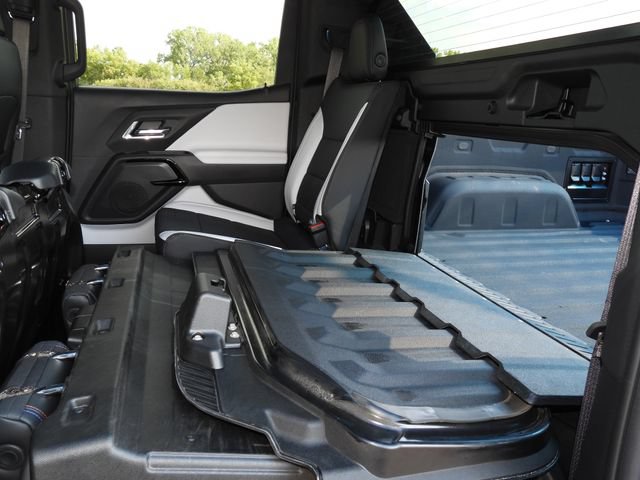 Used 2025 Chevrolet Silverado EV RST AWD/4WD image 44