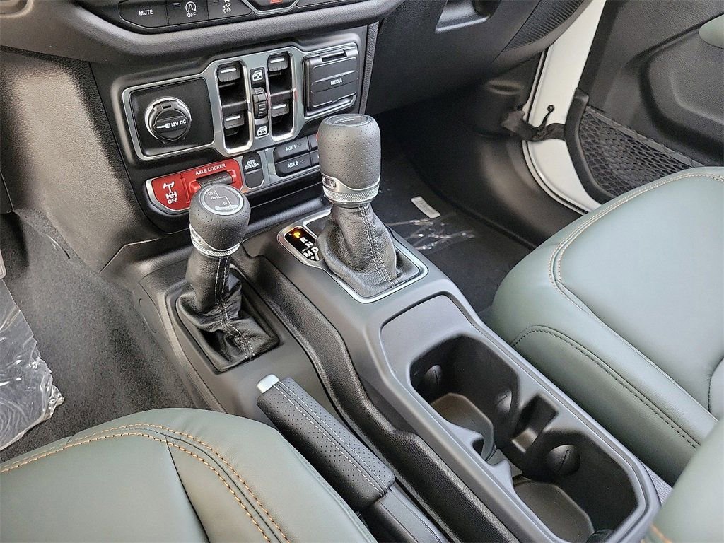 New 2025 Jeep Gladiator Mojave w/ Convenience Group AWD/4WD image 14