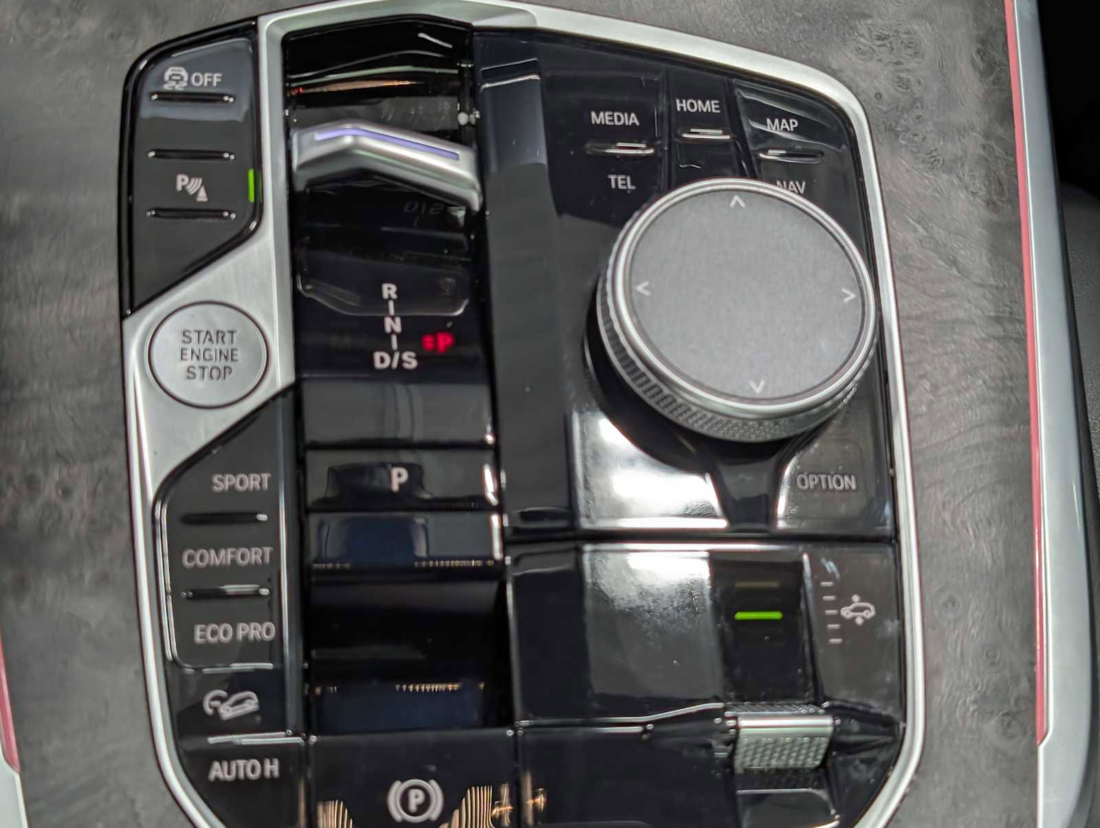 Used 2023 BMW X7 xDrive40i w/ Climate Comfort Package image 28