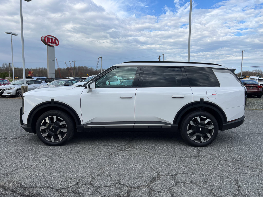 Used 2027 Kia Telluride S image 2