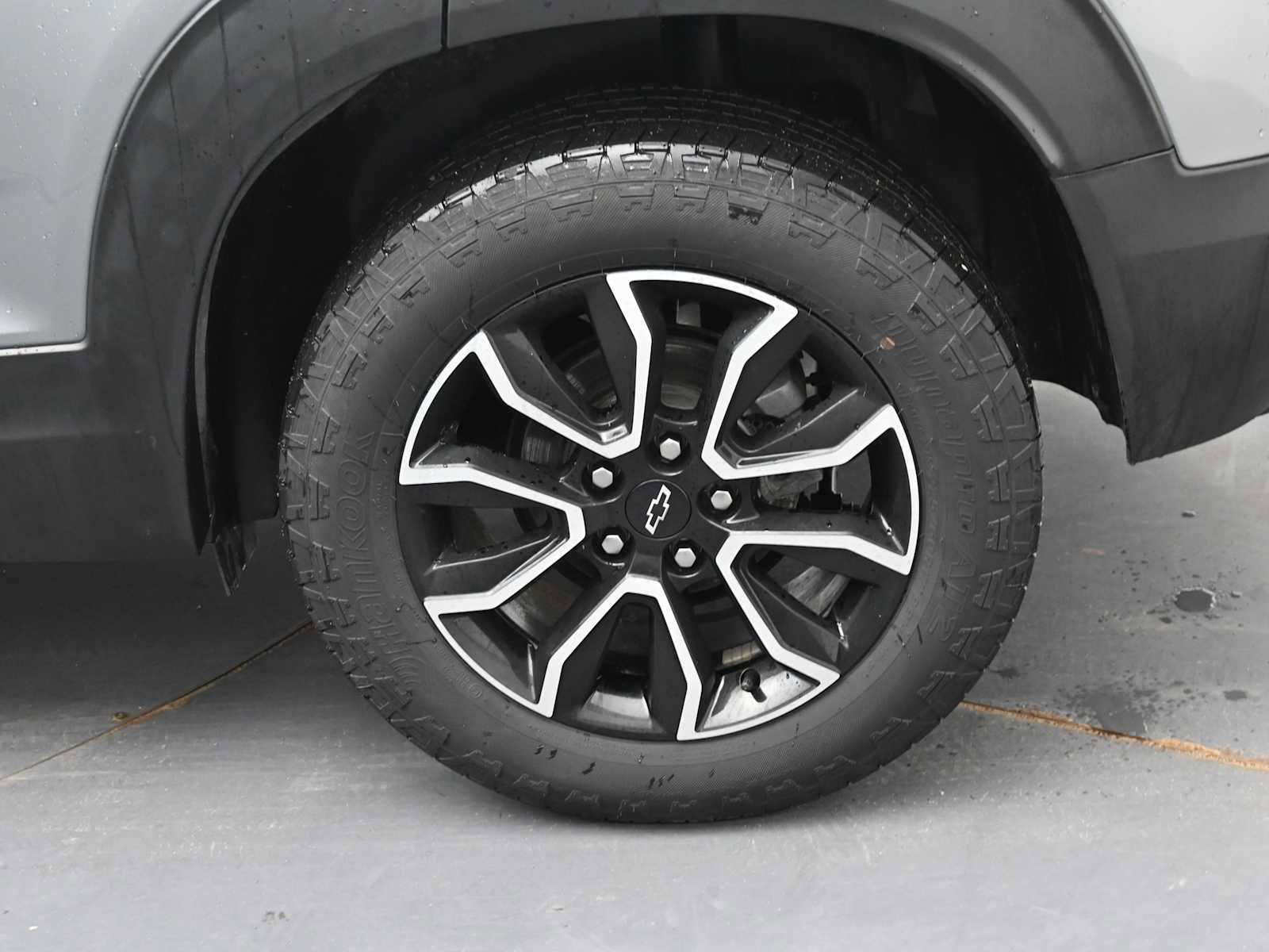 Used 2025 Chevrolet TrailBlazer ACTIV w/ Convenience Package AWD/4WD image 5