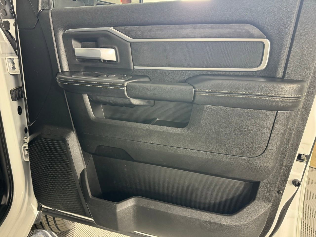 Used 2024 RAM 2500 Big Horn image 28
