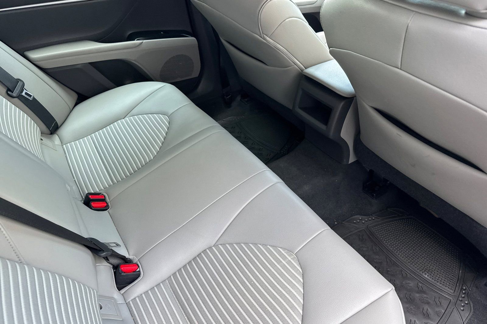 Certified 2019 Toyota Camry FWD image 18