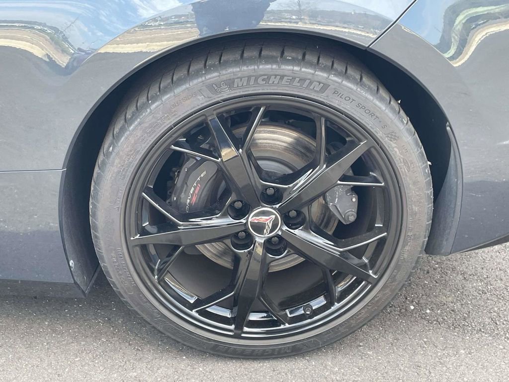 Used 2021 Chevrolet Corvette Stingray Premium Cpe w/ Z51 Performance Package image 27