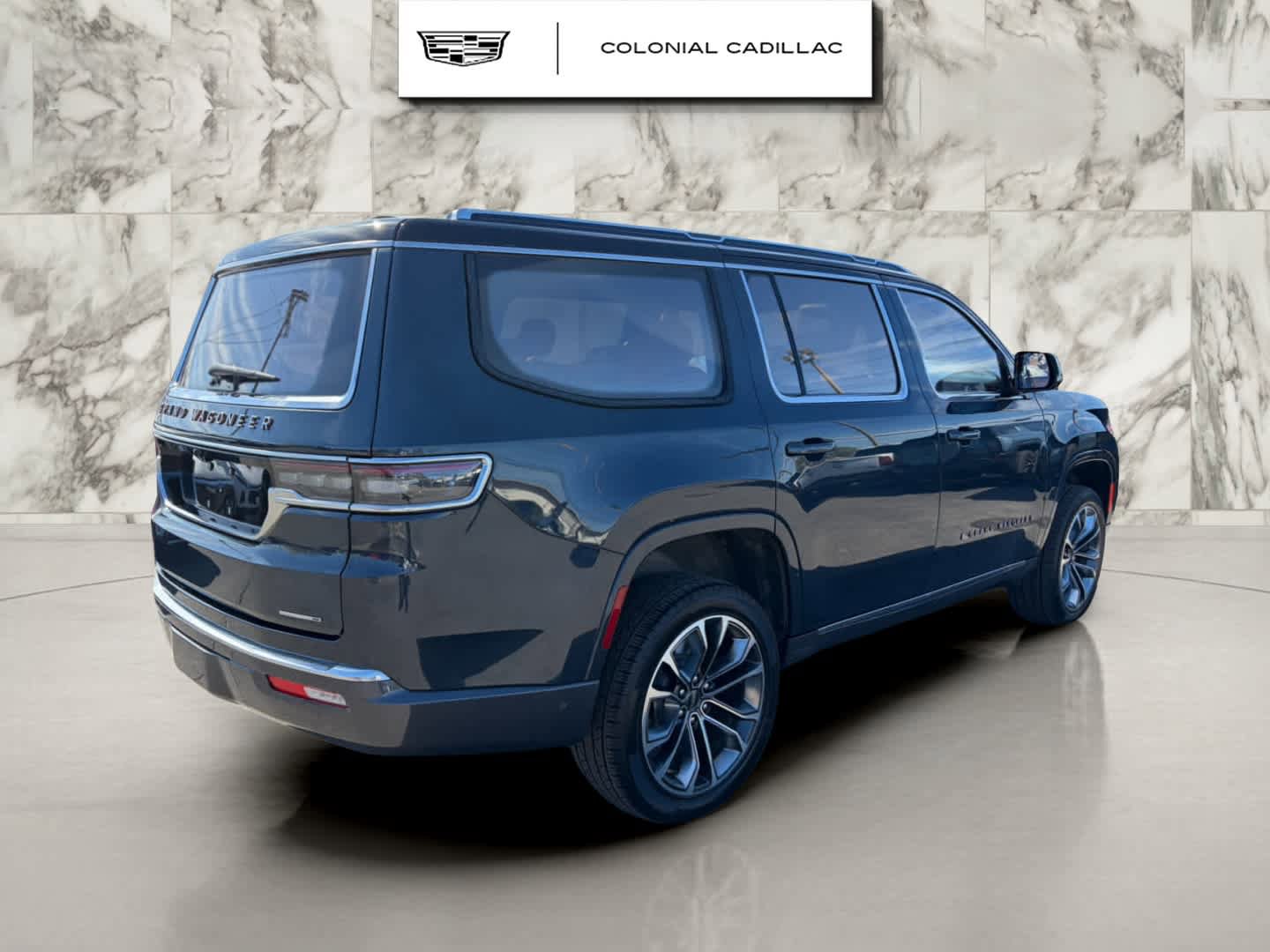 Used 2022 Jeep Grand Wagoneer Series III w/ Rear Seat Video Group 1 AWD/4WD image 5