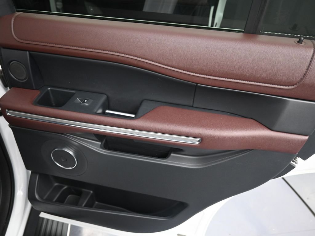 Used 2024 Ford Expedition Limited image 28