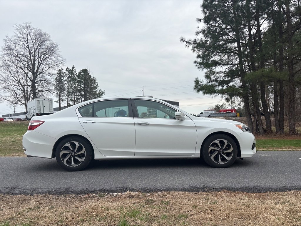 Used 2017 Honda Accord EX-L image 19