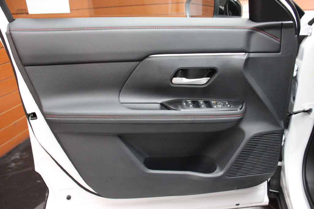 New 2026 Nissan Kicks SR FWD image 16