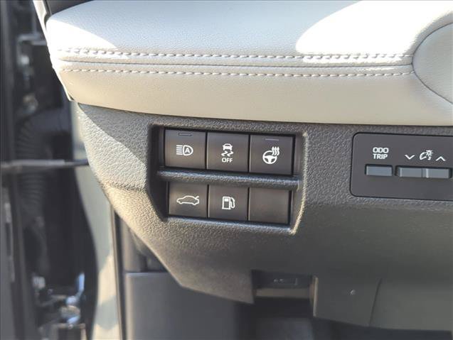 Certified 2019 Toyota Avalon Limited w/ All Weather Liner Package FWD image 18