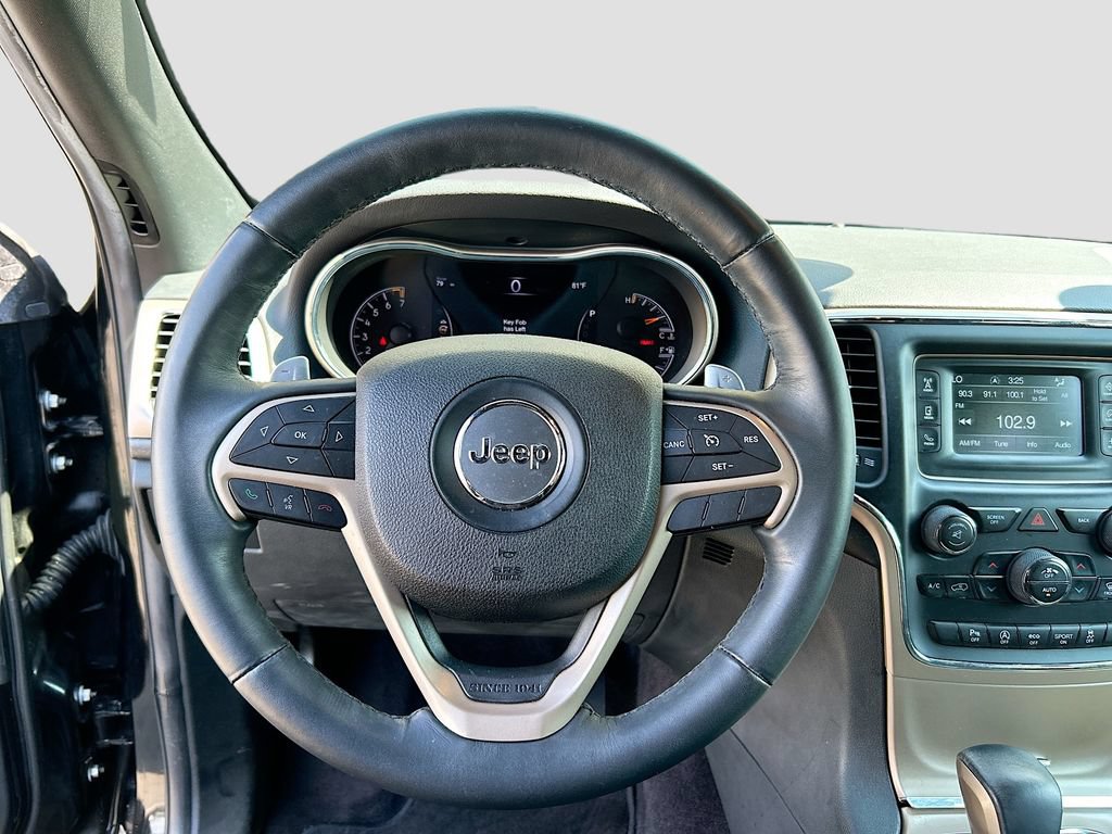 Used 2017 Jeep Grand Cherokee Laredo RWD image 35
