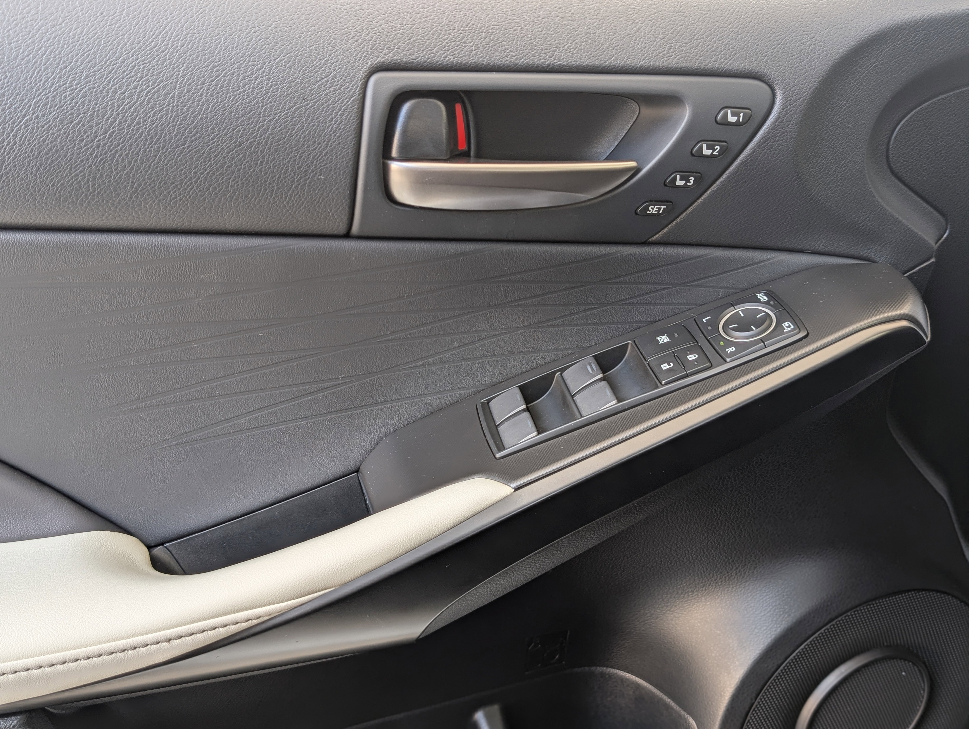 Used 2025 Lexus IS 350 F Sport RWD image 16