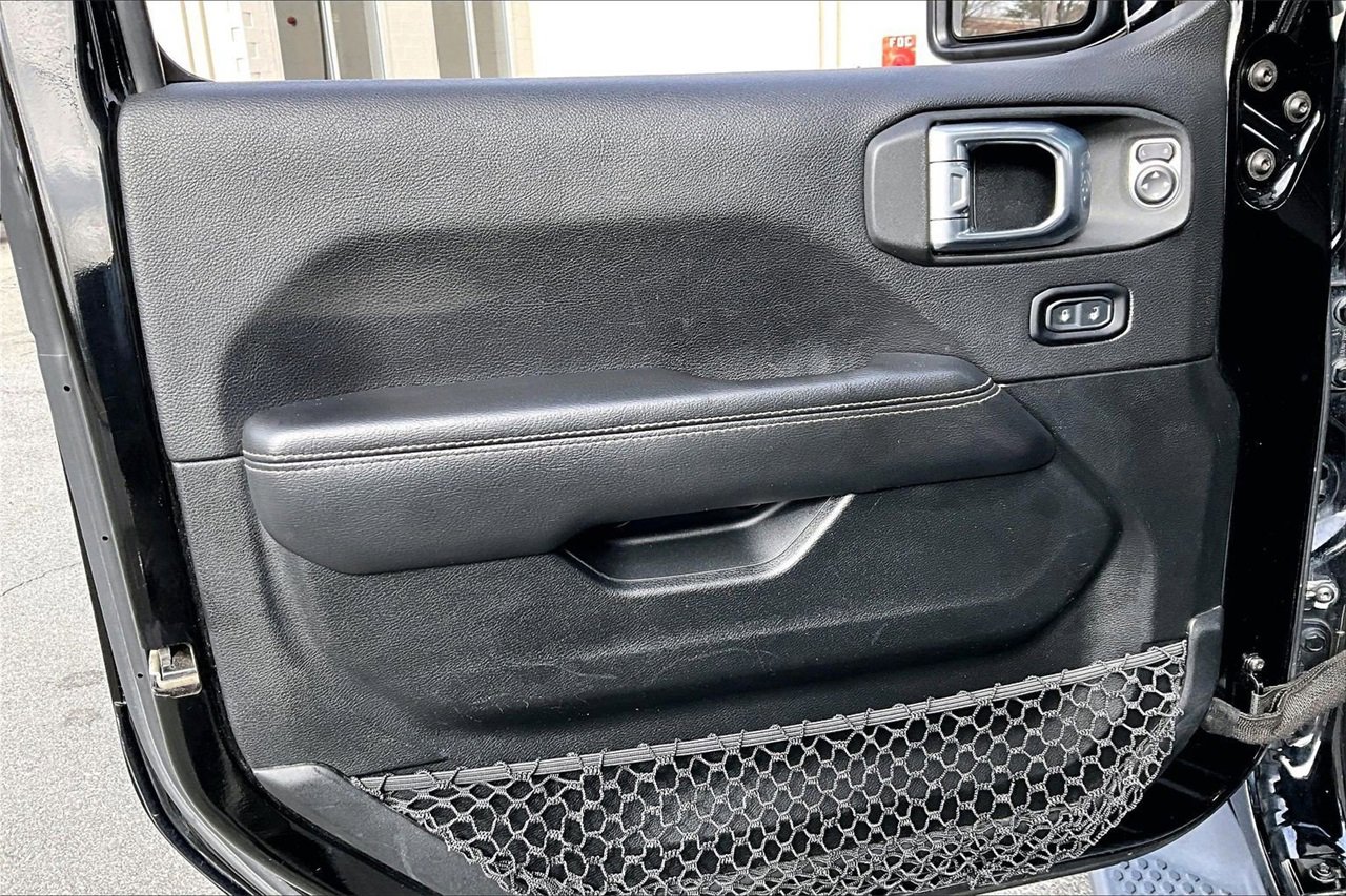 Certified 2020 Jeep Wrangler Unlimited Sahara image 24