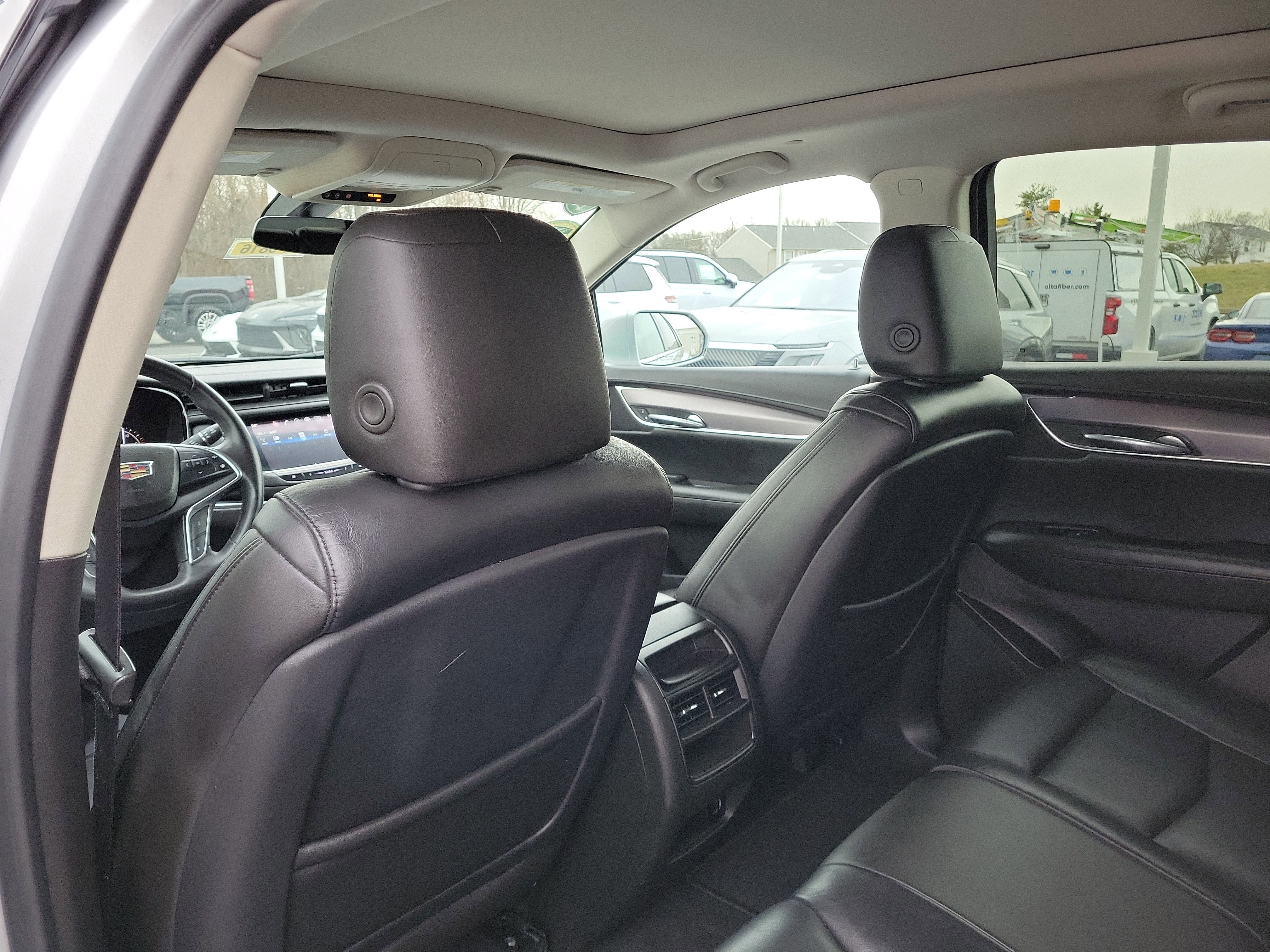 Used 2017 Cadillac XT5 Luxury image 22