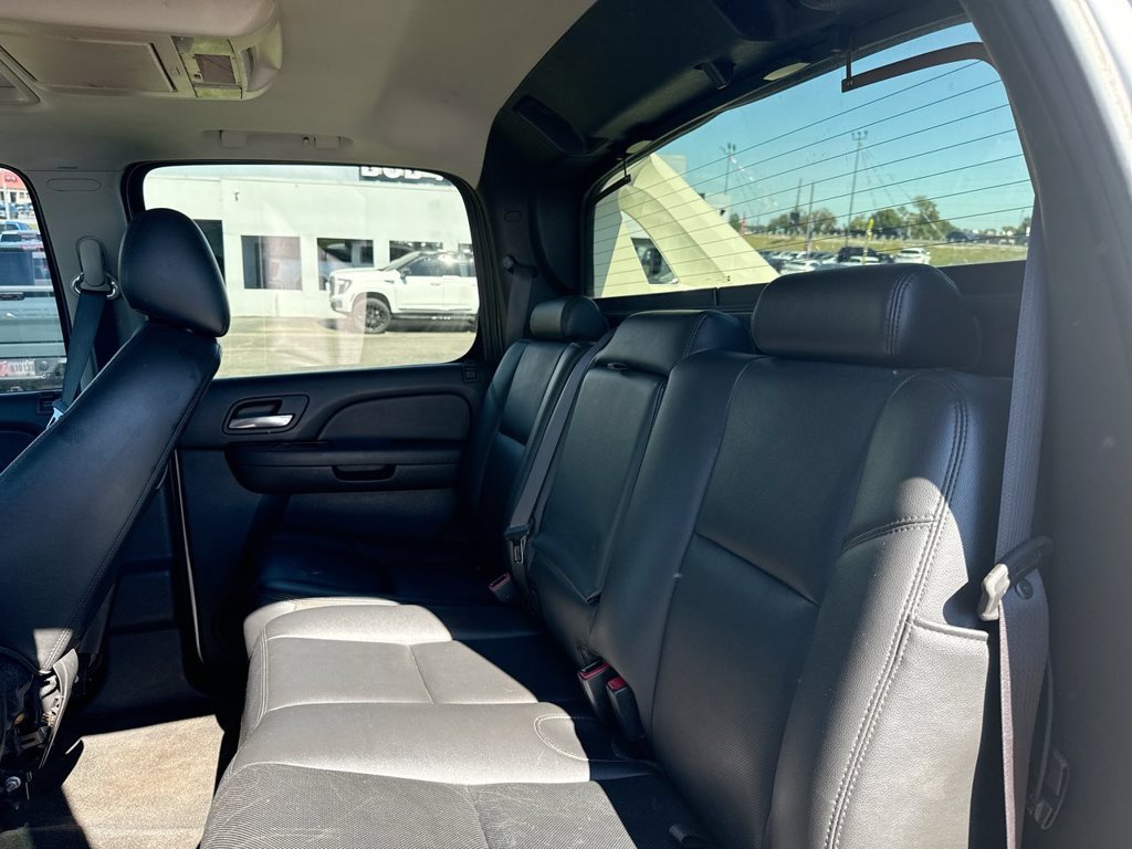 Used 2012 Chevrolet Avalanche LTZ AWD/4WD image 11
