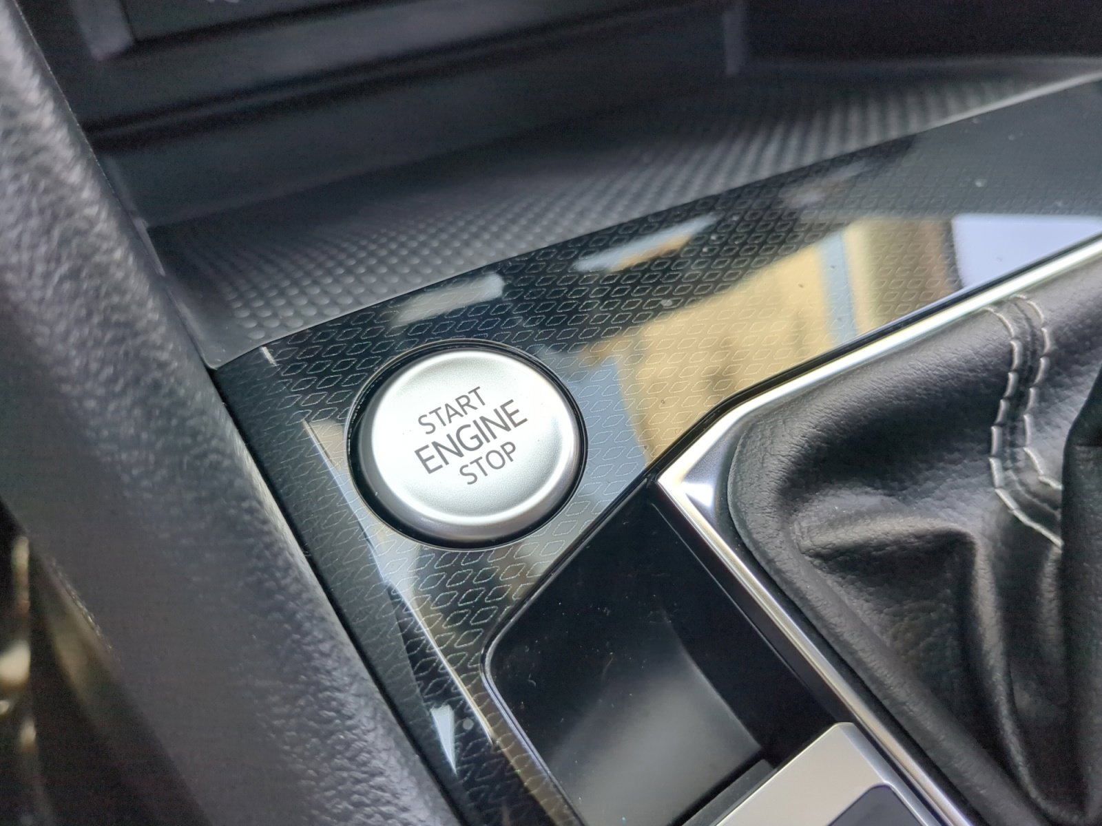 New 2025 Volkswagen Taos S image 29