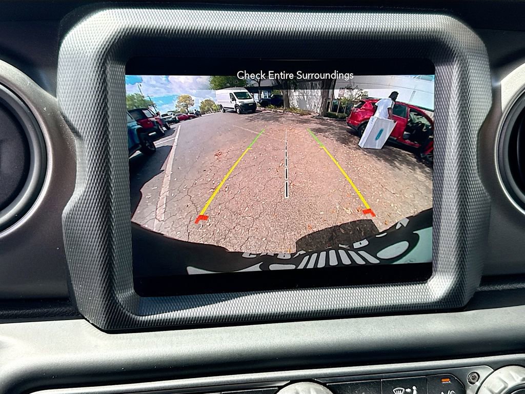 Used 2023 Jeep Wrangler Willys image 15