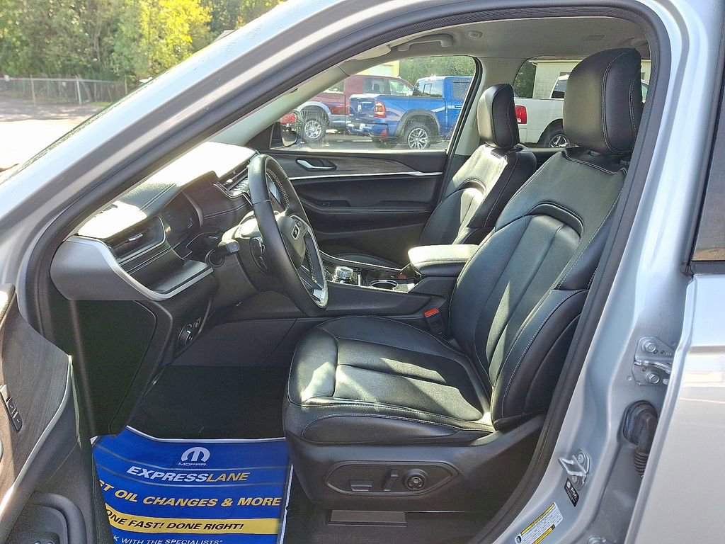 Used 2022 Jeep Grand Cherokee L Limited image 13