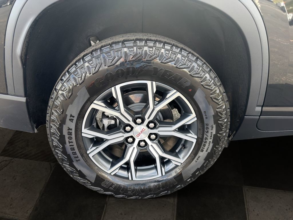 Certified 2025 GMC Acadia AT4 AWD/4WD image 12