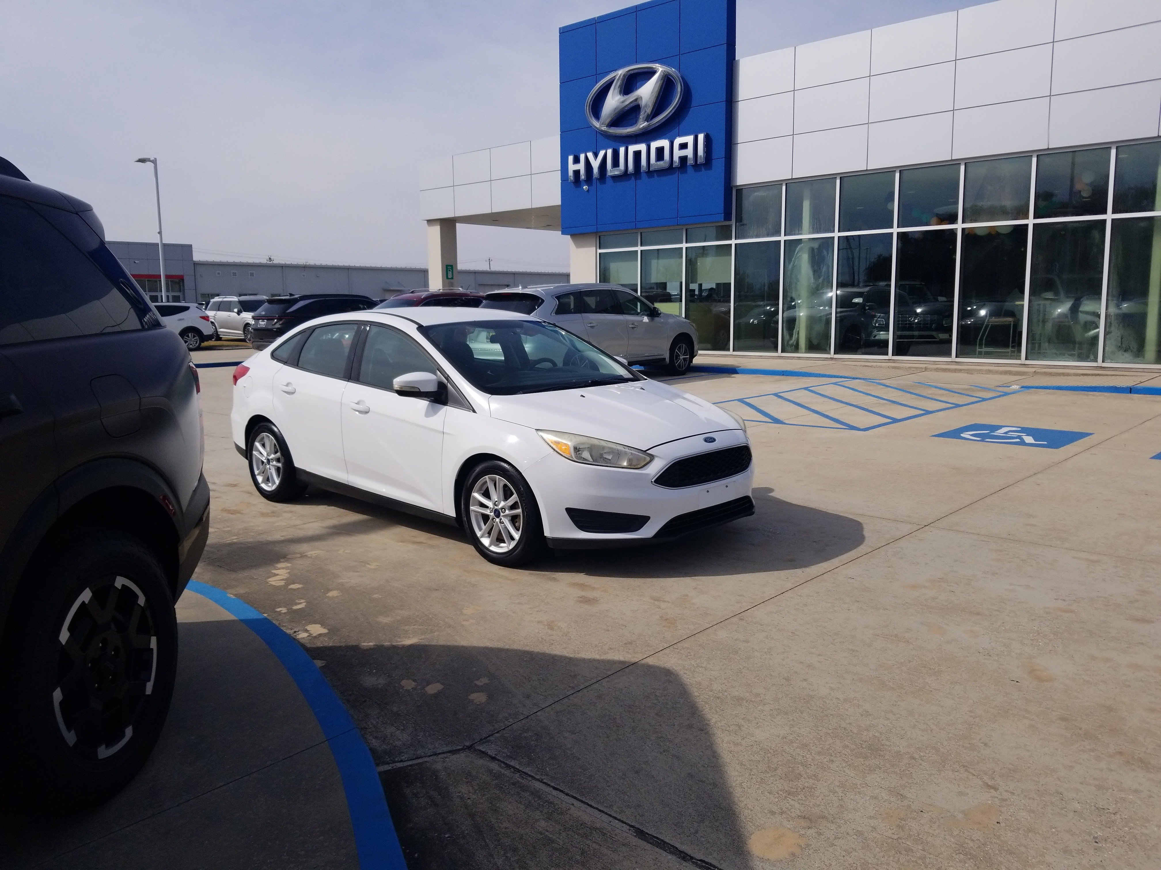 Used 2016 Ford Focus SE image 1