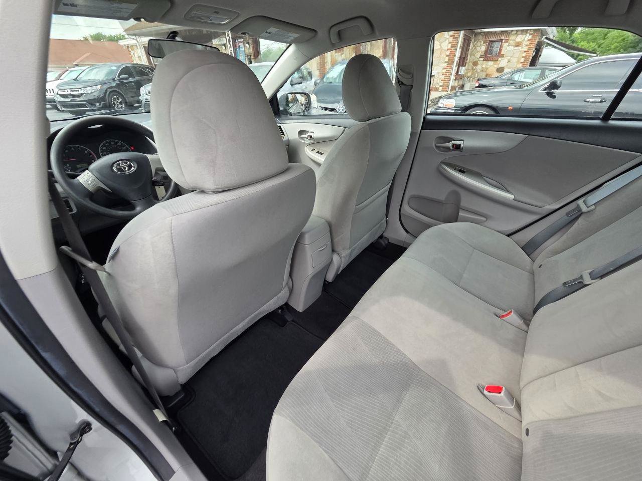 Used 2012 Toyota Corolla LE FWD image 14