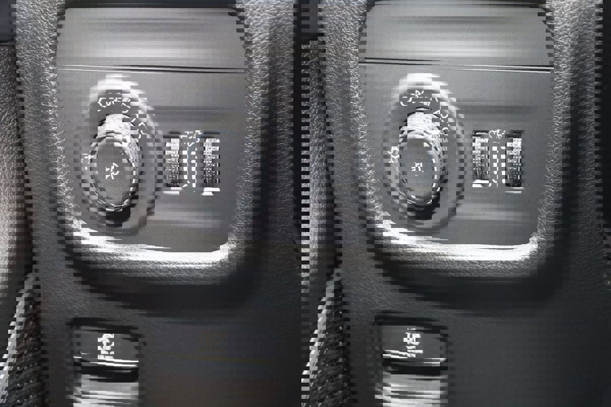 Used 2022 Jeep Grand Cherokee Limited image 33