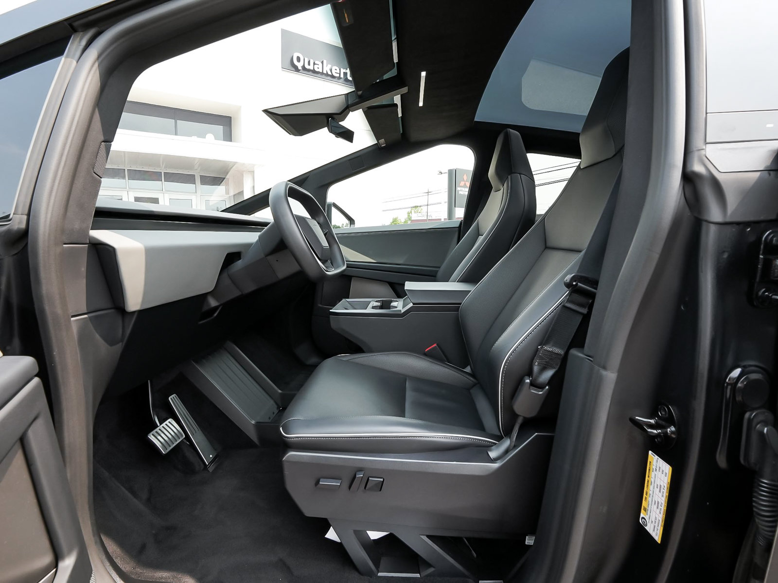 Used 2024 Tesla Cybertruck AWD Crew Cab image 29