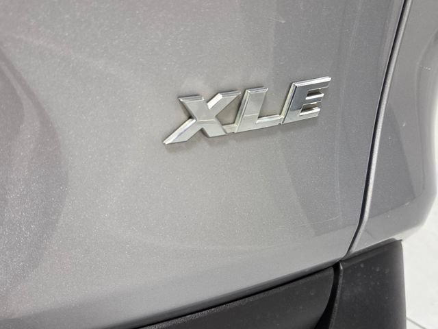Used 2021 Toyota RAV4 XLE Premium FWD image 11