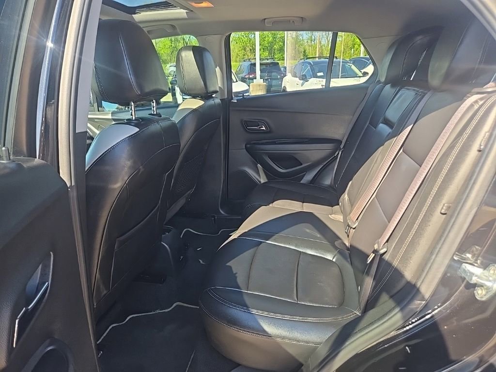 Used 2018 Chevrolet Trax Premier w/ Midnight Edition FWD image 26