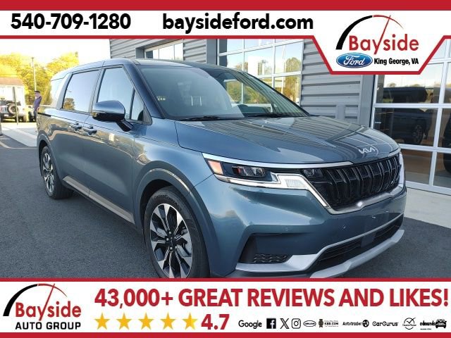 Used 2024 Kia Carnival EX image 1