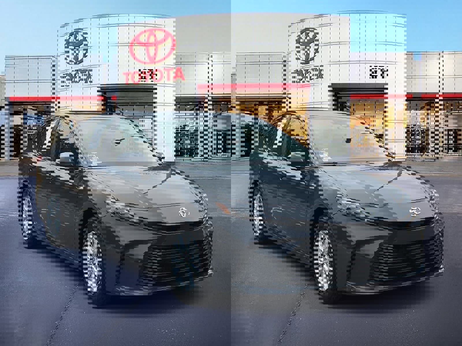 Used 2025 Toyota Camry LE image 3