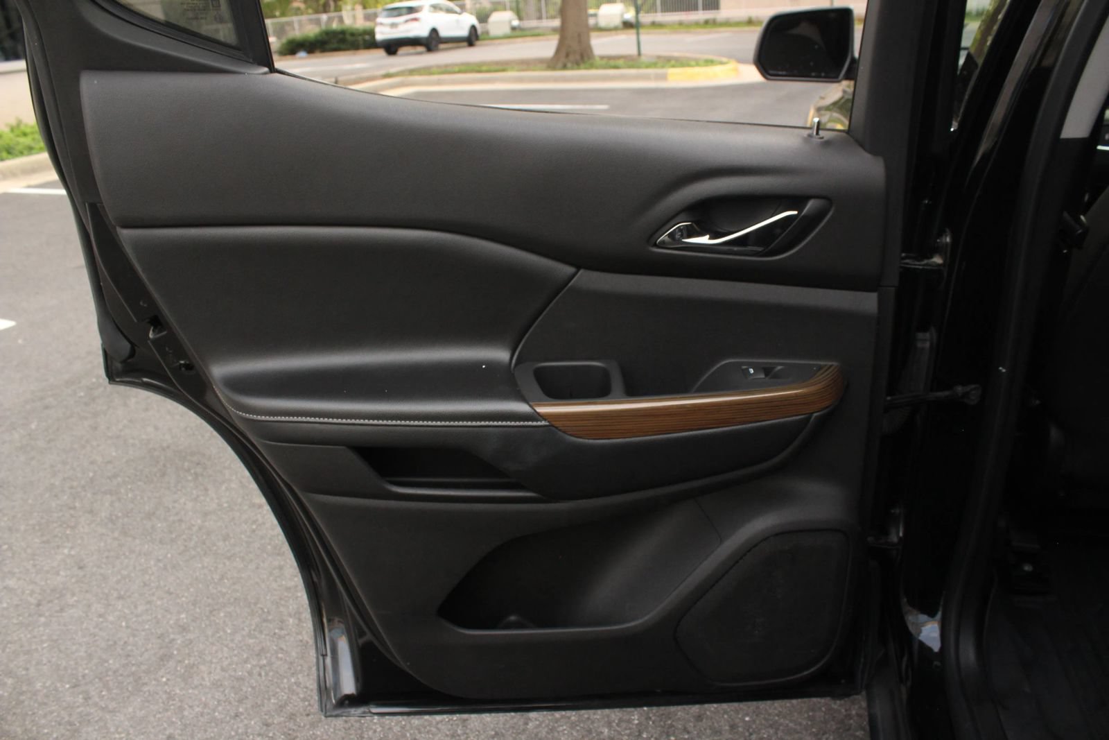 Used 2019 GMC Acadia SLE w/ LPO, Floor Liner Package FWD image 21