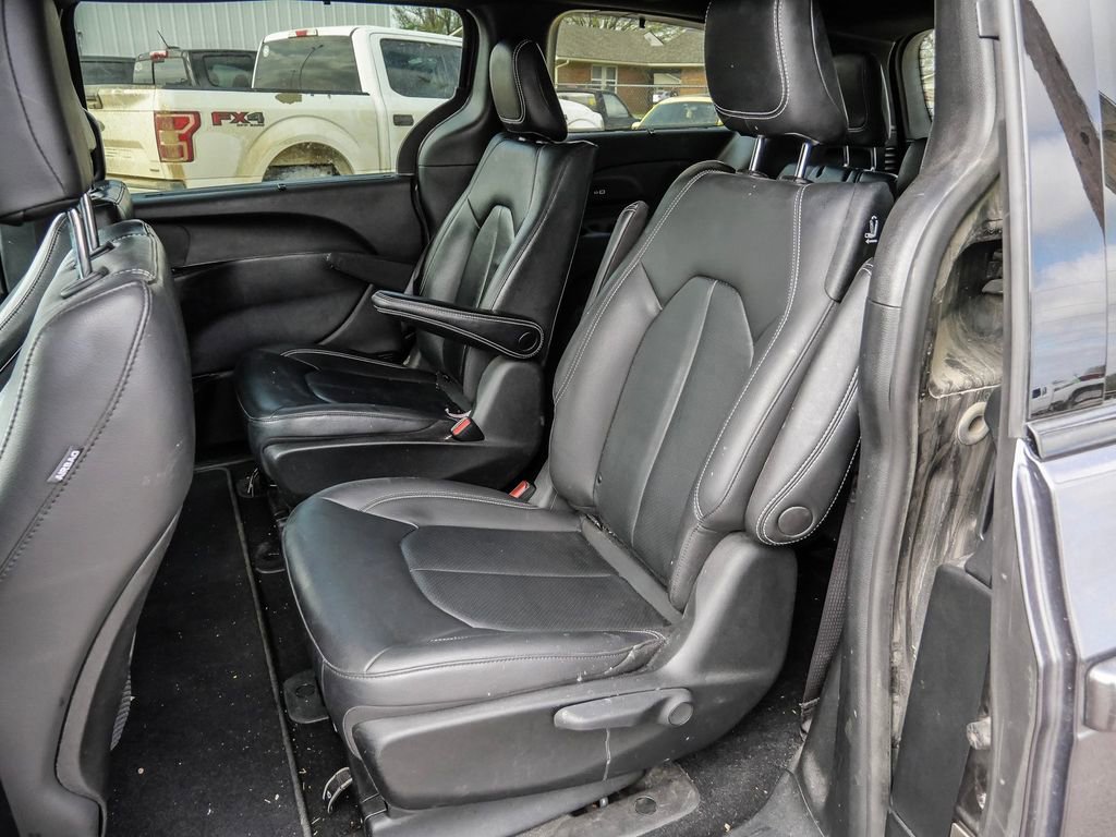 Used 2021 Chrysler Pacifica Touring-L w/ S Appearance Package image 20