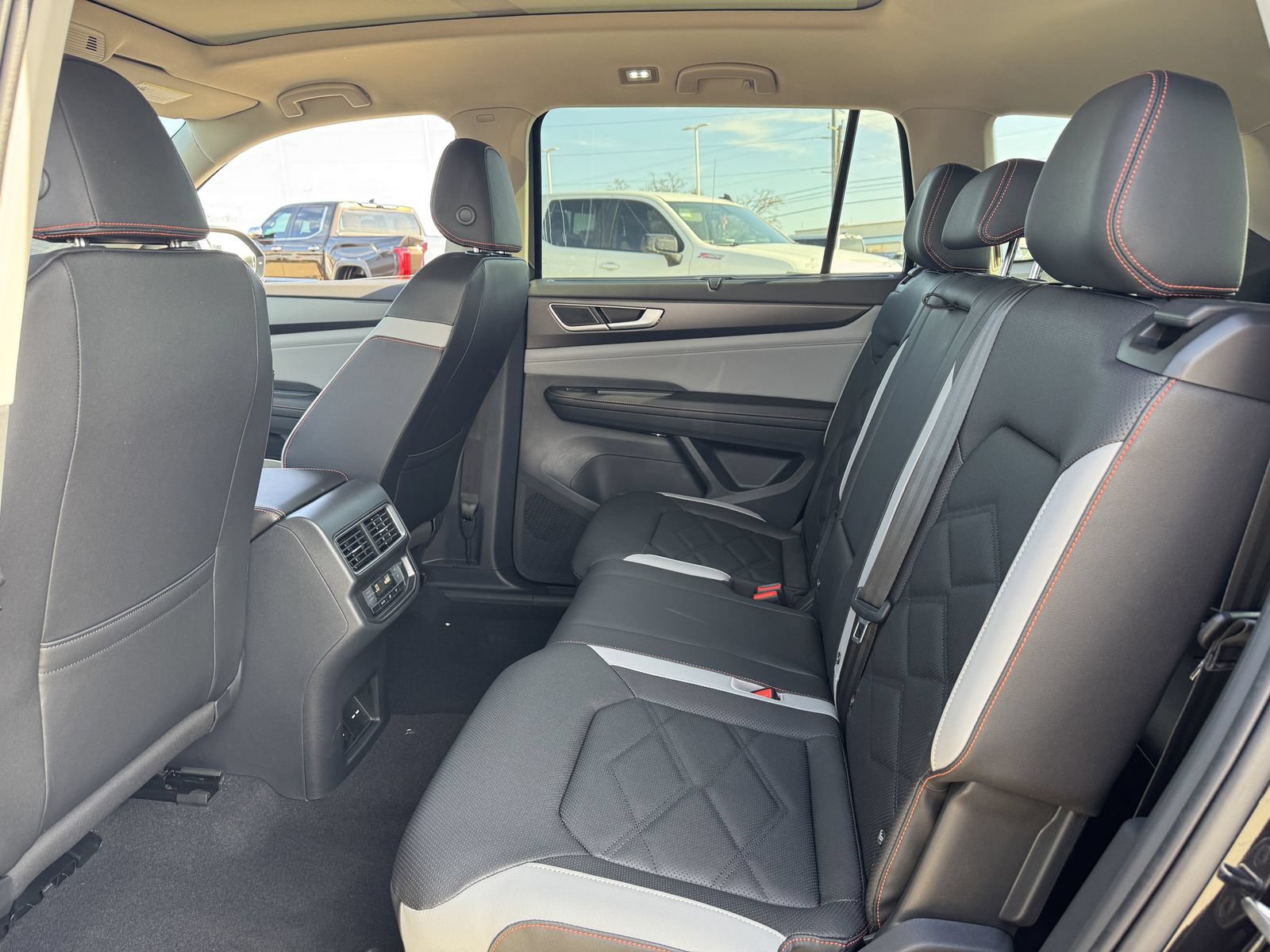 New 2026 Volkswagen Atlas Peak Edition AWD/4WD image 30
