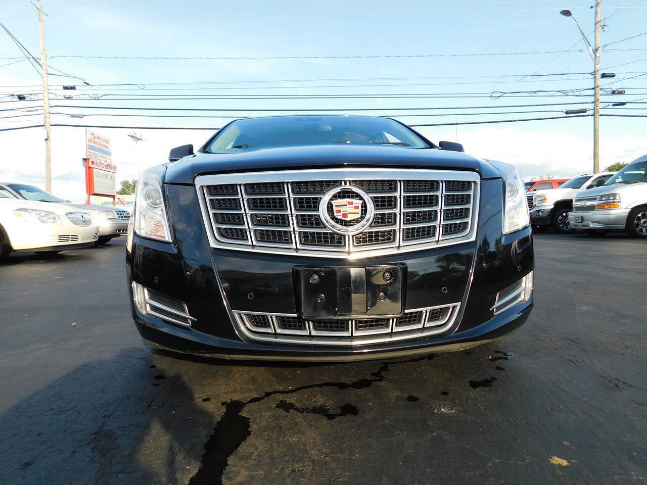 Used 2014 Cadillac XTS Luxury w/ Driver Awareness Package FWD image 4