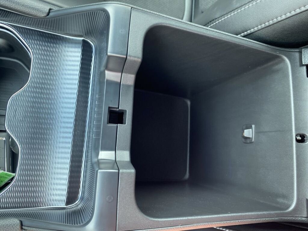 New 2025 Jeep Grand Cherokee L Laredo image 21