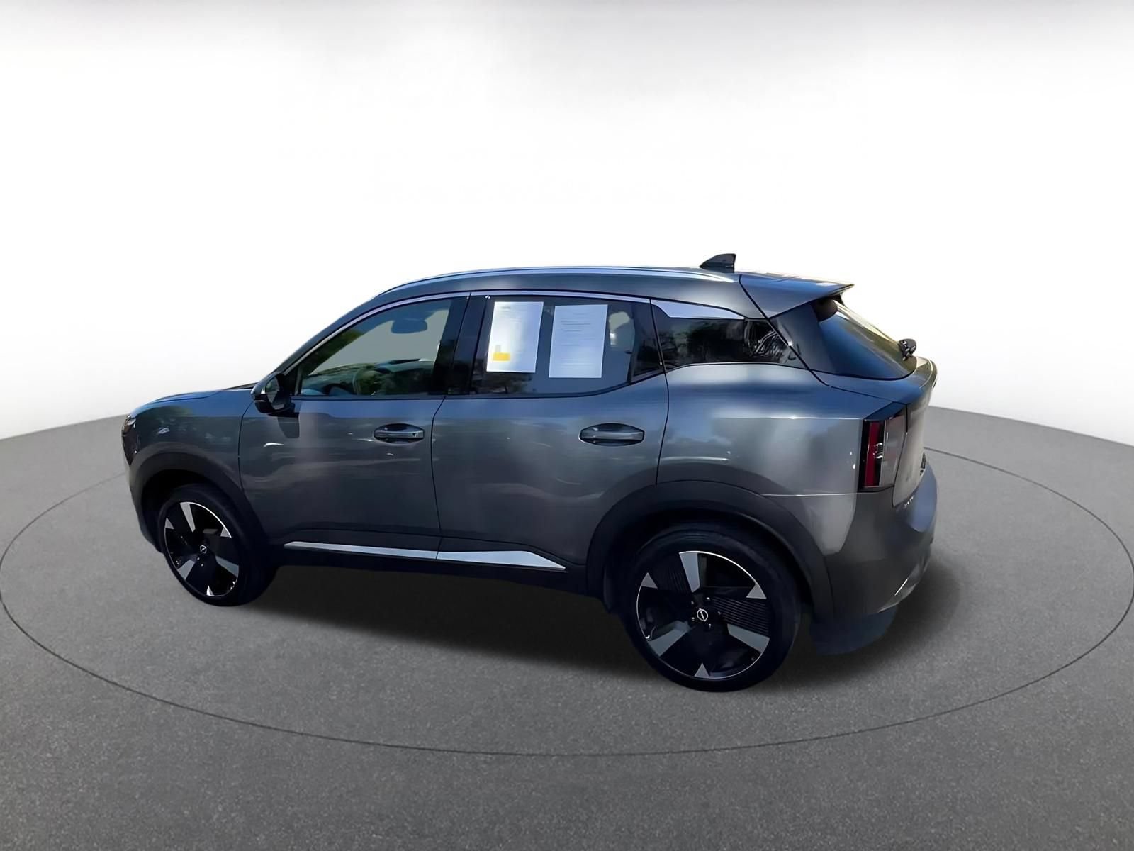 Used 2026 Nissan Kicks SR AWD/4WD image 10