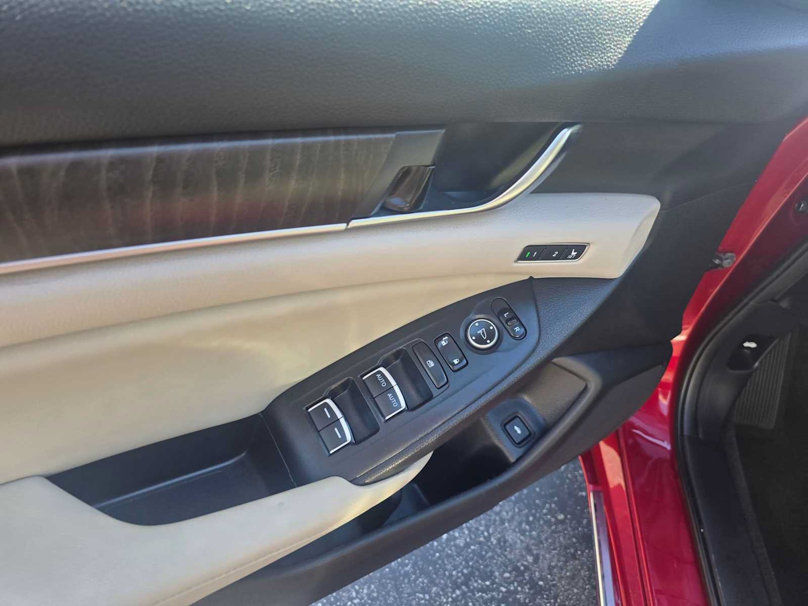 Used 2018 Honda Accord EX-L image 19